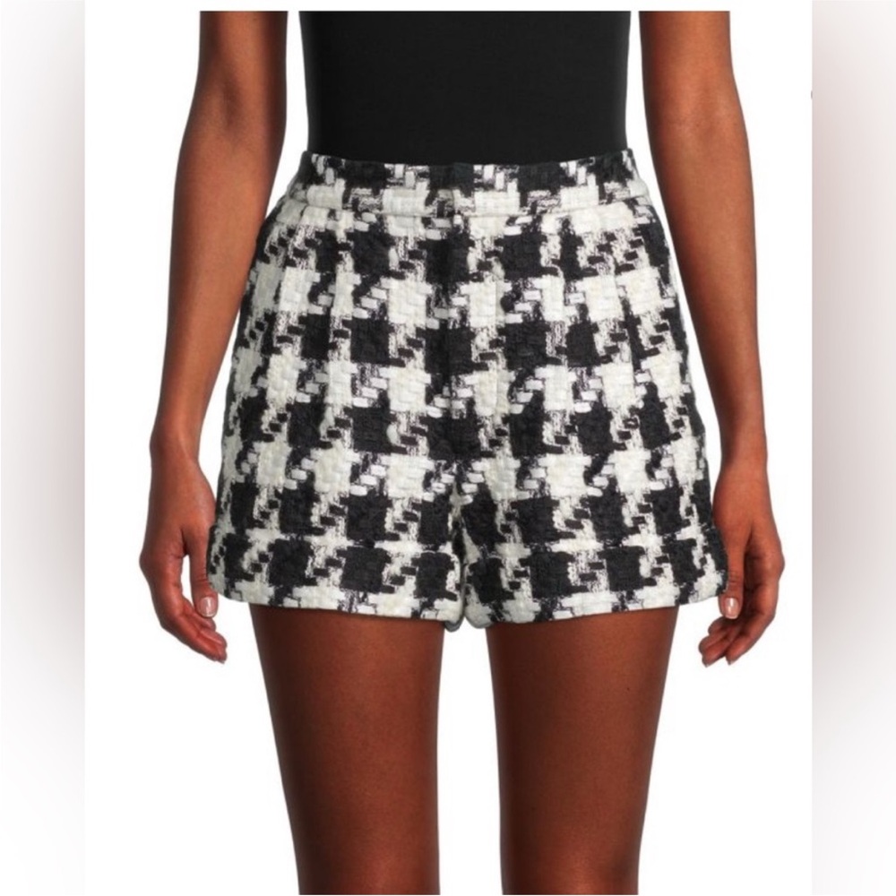 Alice + Olivia Conry Woven Houndstooth Black Cream White Shorts 4